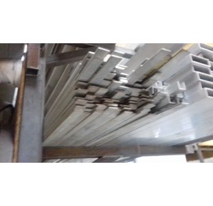 Płaskownik aluminiowy 20 x 3 mm. Długość 3 mb
