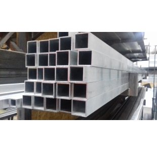 Profil aluminiowy 30 x 30 x 2 mm. Długość 3 mb