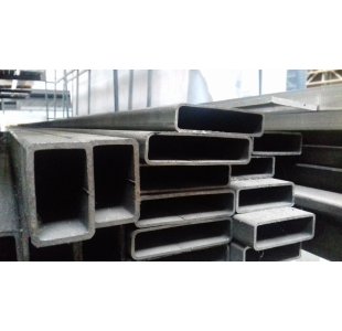 Profil stalowy 80 x 40 x 2 mm. Długość 3 mb